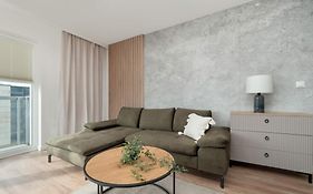Kilinskiego Prestigious Apartment With Parking By Renters Prestige